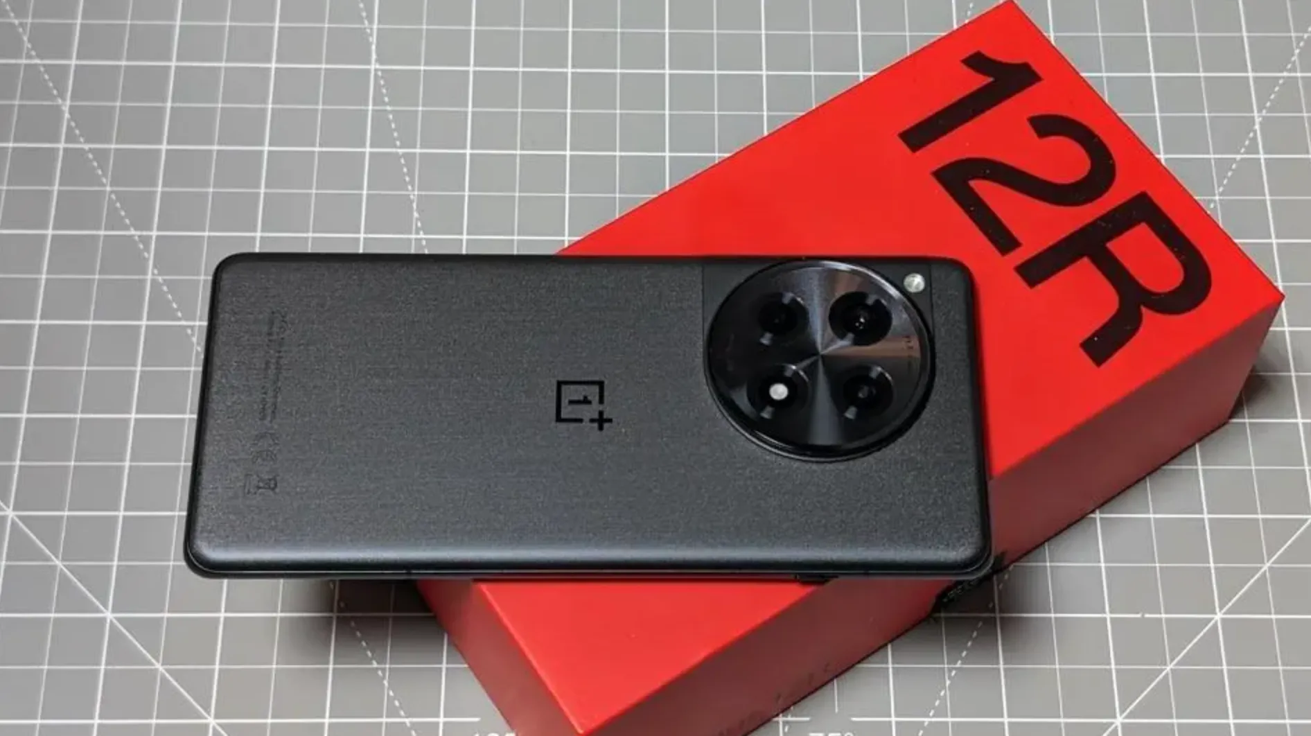 OnePlus 12R ea fc mobile